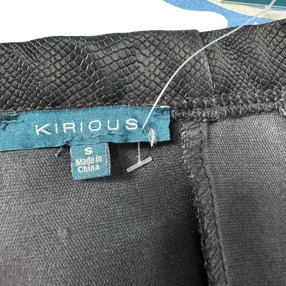 Kirius.Elegant Black Strapless Top - Picture 8 of 10